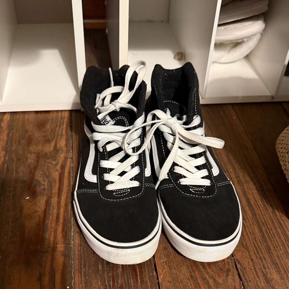 Vans Classic Black and White High-Tops - Picture 4 of 4